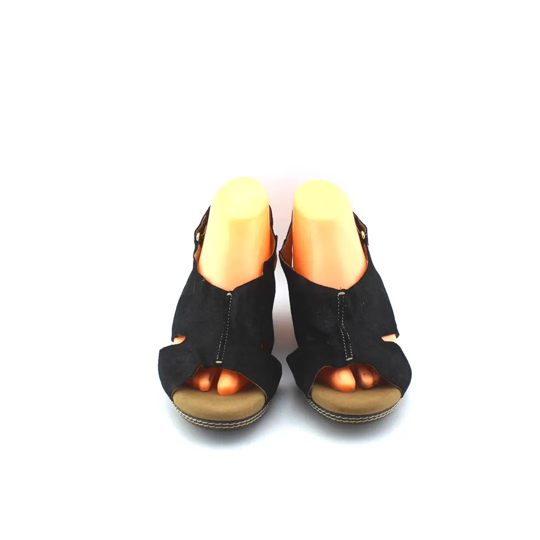 CLARKS CUSHION SOFT