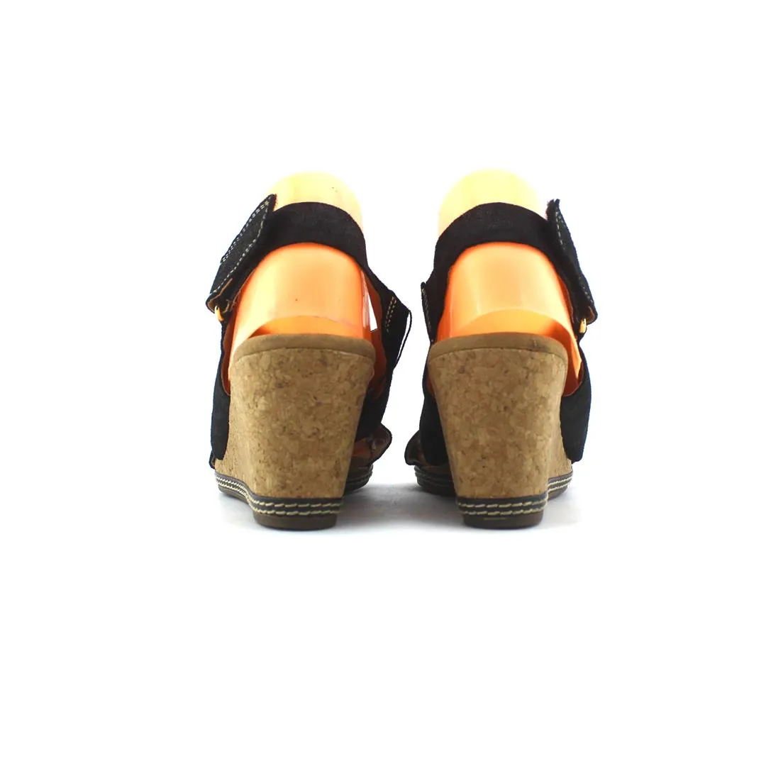 CLARKS CUSHION SOFT