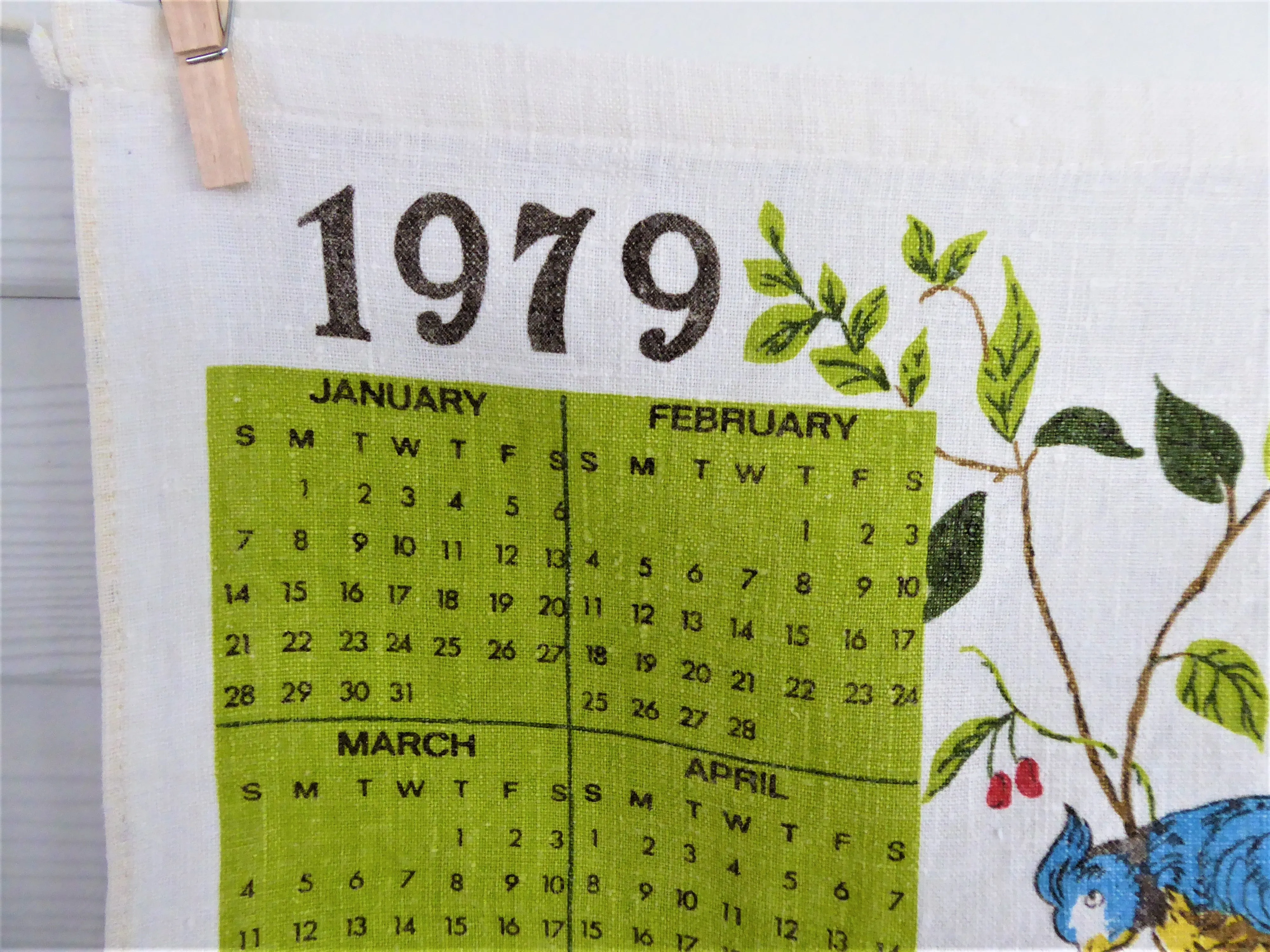 Linen Calendar Towel 1979 Dish Towel Birds Avocado Green Retro Kitchen