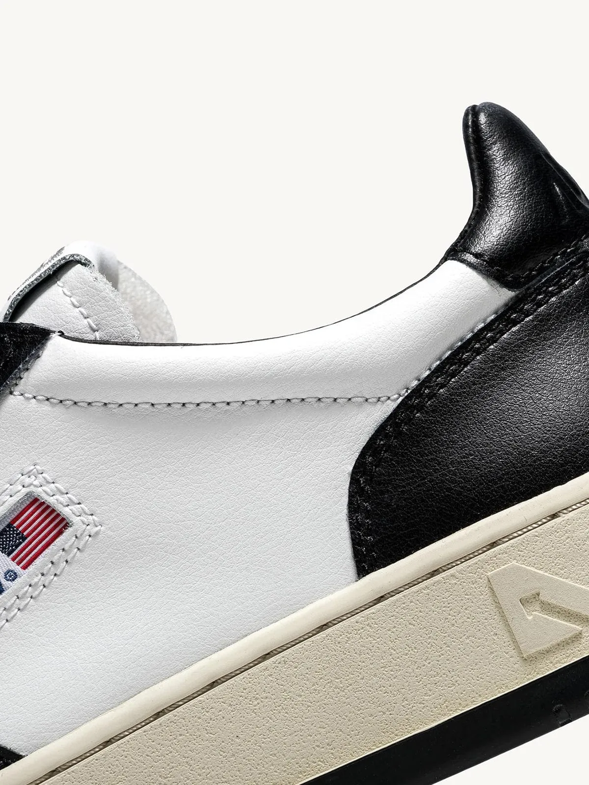 Medalist Low Trainer - Black