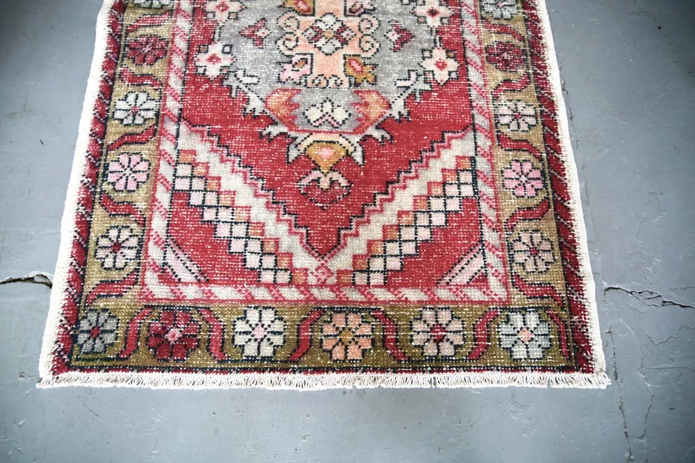 Vintage Faded Anatolian Turkish Runner Rug 3.4ftx9.9ft